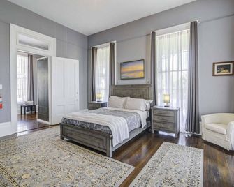 The George Manor - Galveston