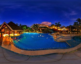 Diani Reef Beach Resort & Spa - Your Beachfront Bliss Awaits - Mombasa - Uima-allas