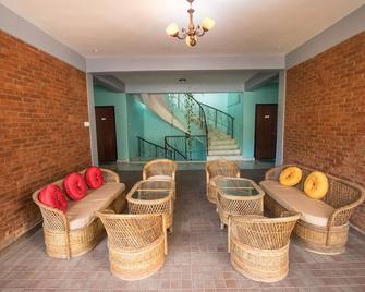 The North Face Inn - פוחארה - טרקלין