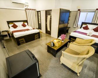 The Jeyam Residency - Opp to Mangrove Boating, Pondicherry - Bmc - Pondicherry - Bedroom