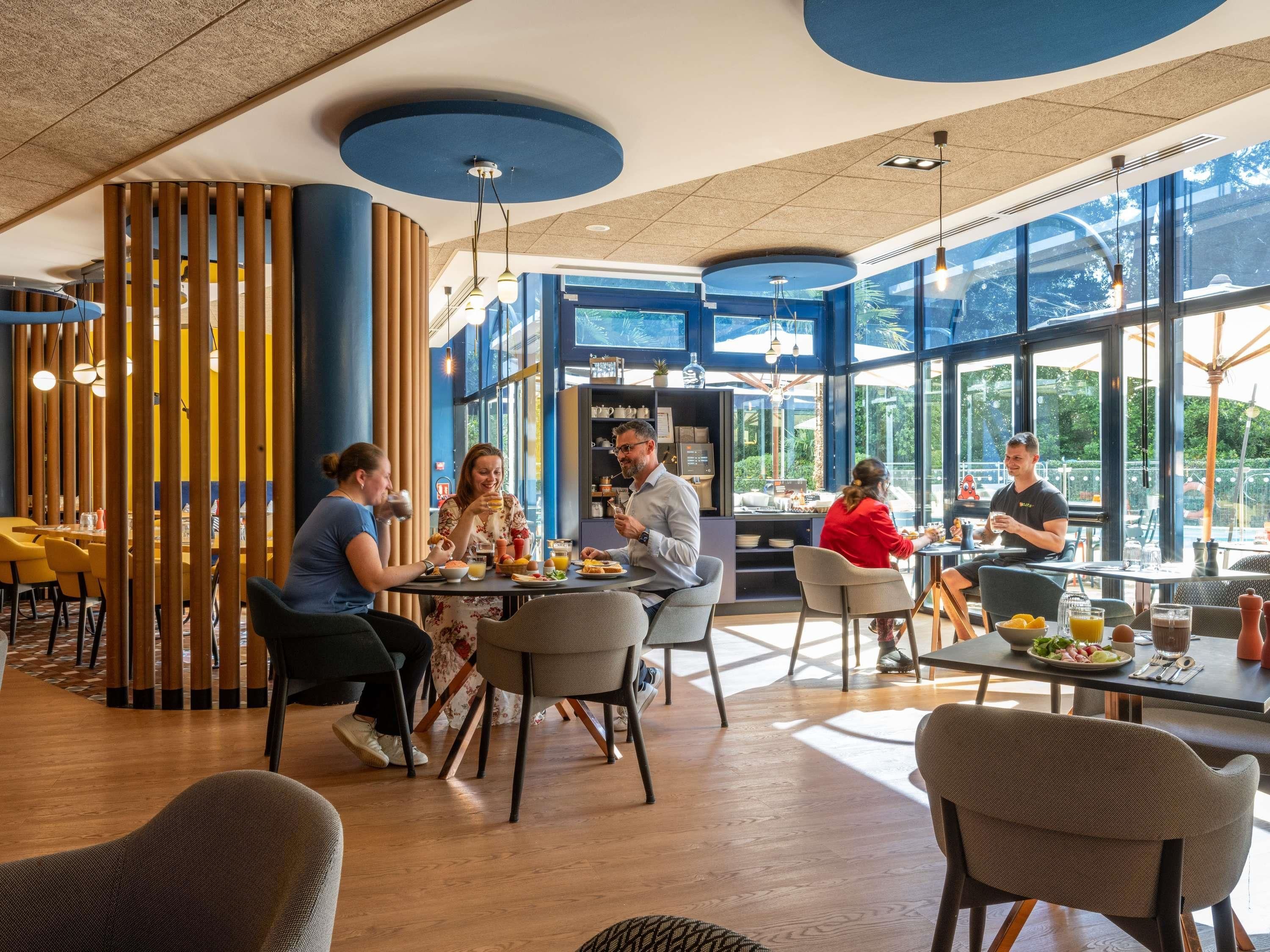 نوفوتيل لا روشيل سنتر - لاروشيل - مبنى