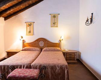 Hotel Cortijo San Antonio - Caminito del rey - Casarabonela - Habitación