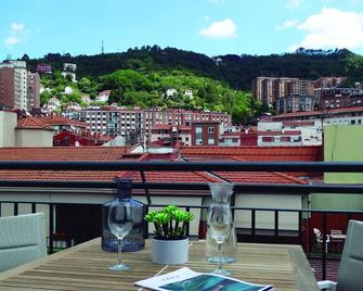 Bilbao City Center by abba Suites - Bilbao - Balcón