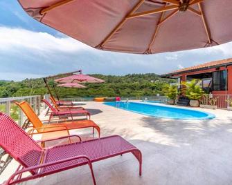 Rizzu Marina Hotel - Balneário Camboriú - Piscina