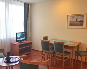 Hafenresidenz - Ferienwohnung 37 - Wiek - Essbereich