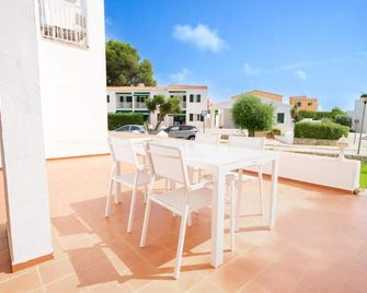Apartamentos Annabel's II - Cala Galdana - Balcón