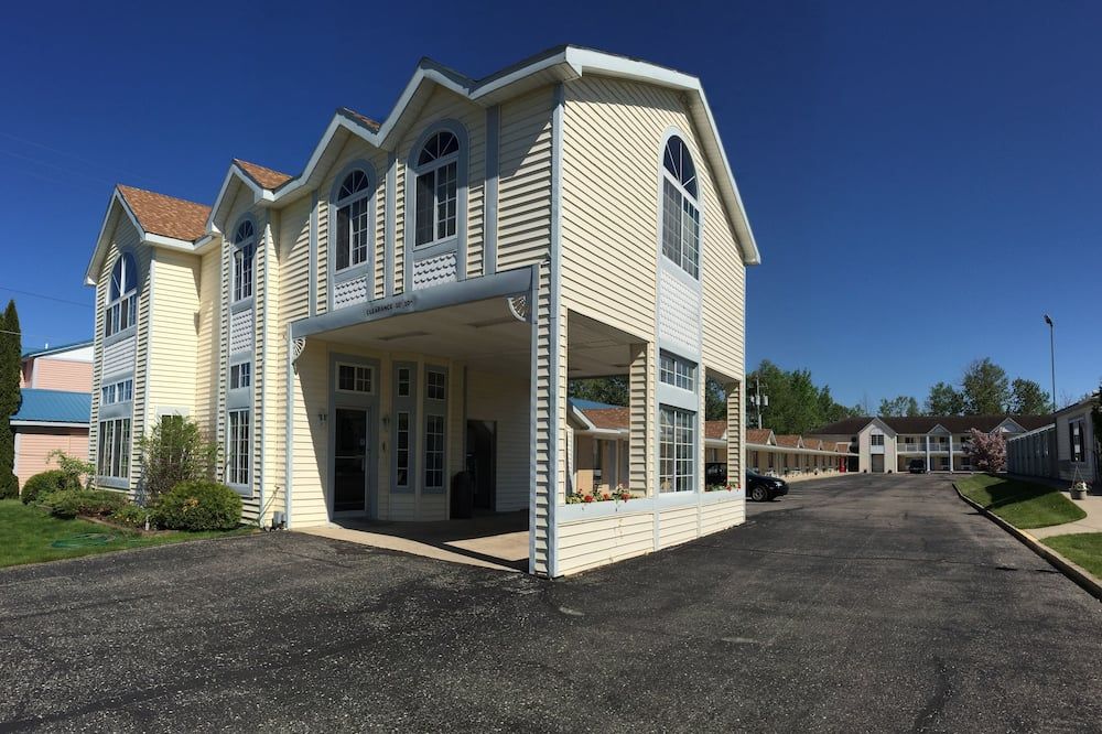 ثاندربيرد إن - ماكيناو ستي - مبنى