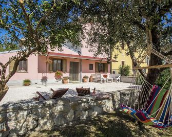 La Perla d'Abruzzo - Cugnoli - Patio