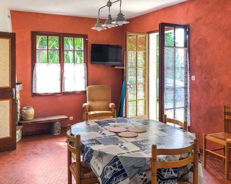 Nice Home In La Tranche-Sur-Mer - La Tranche-sur-Mer - Salle à manger