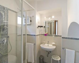 Room to Rome - Rome - Bathroom