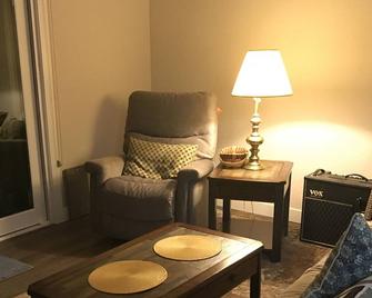 Deluxe Central City - San Jose - Living room