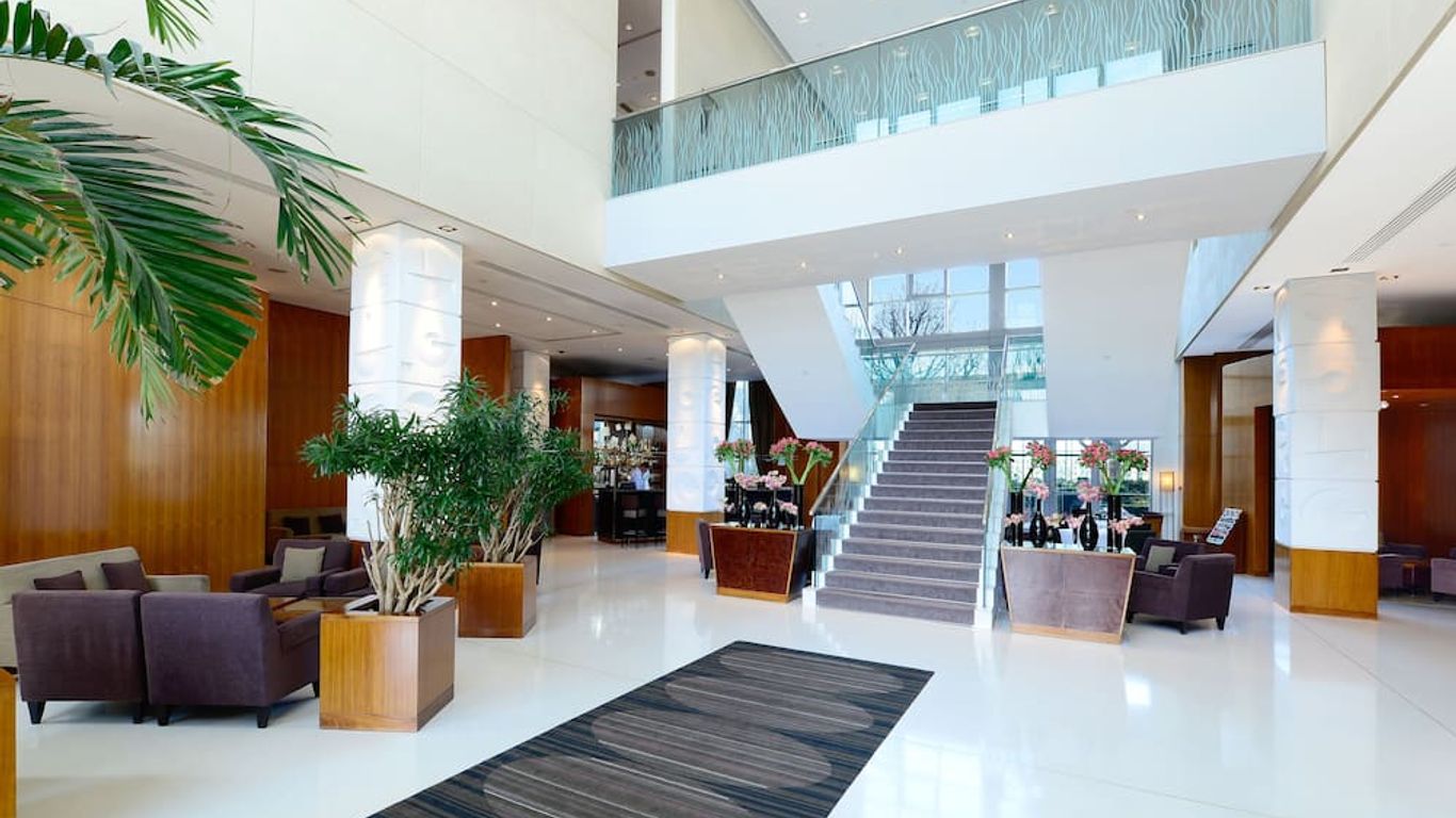 Canary Riverside Plaza Hotel