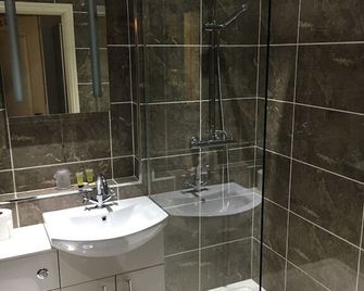 Carreg Bran - Llanfairpwllgwyngyllgogerychwyrndrobwllllantysiliogogogoch - Badkamer