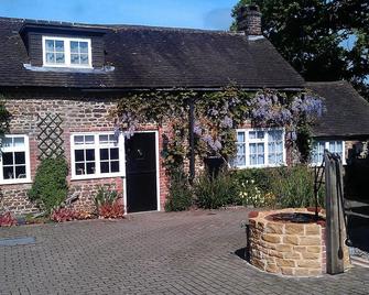 Charming Grade II Listed Cottage - Pulborough - Building