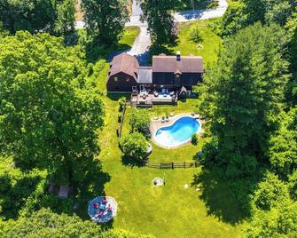 Spacious East Haddam Retreat With Privat - East Haddam - Pool