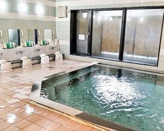 Hotel Route-Inn Aomori Ekimae - אומורי - בריכה