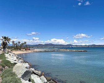 Les Amphores by Interhome - Saint-Aygulf - Plage