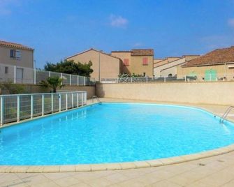 Maison De Vacances Avec Piscine - Mer Indigo- St Pierre La Mer- 700m Plage - Fleury - Pool