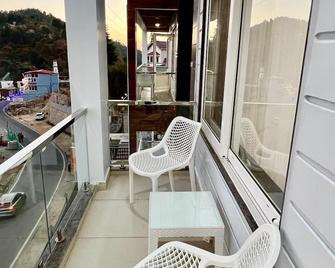 Sunrise Sanctuary By Atya Hotels - Mukteshwar - Balcony
