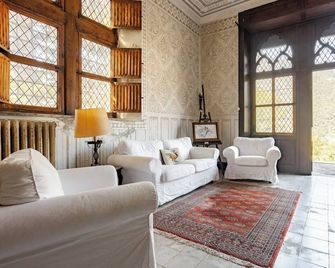 Romantic Italian Castle at the foot of the Alps - Settimo Vittone - Sala de estar