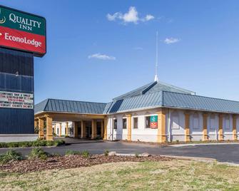 Quality Inn & Suites Conference Center - Thomasville - Building