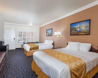 Days Inn & Suites by Wyndham South Gate - South Gate - Bedroom