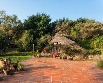 Yolitia Wellness - Malinalco - Innenhof