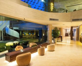 Lit Bangkok Hotel - Bangkok - Lobby