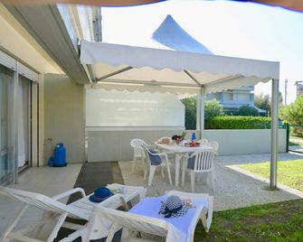 Isaresidence Holiday Resort - Ca Lino - Innenhof