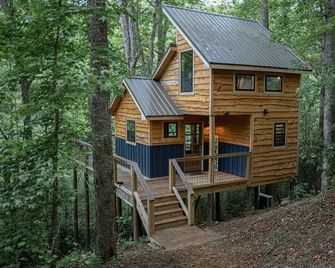 Secret Stash: Secluded Treehouse Overlooking Creek - Dahlonega - Gebouw