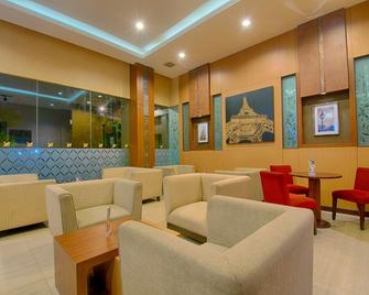 Noormans Hotel Semarang - Semarang - Lounge