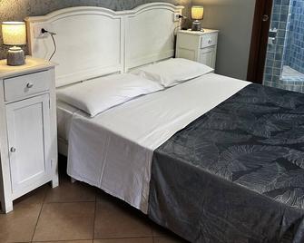 شيلا إي كاريتي - سيلا - غرفة نوم