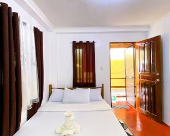 Adorable apartment with AC in vibrant General Luna - General Luna - Bedroom
