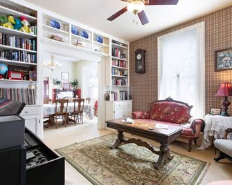 Rose Street Bed & Breakfast - Georgetown - Huiskamer