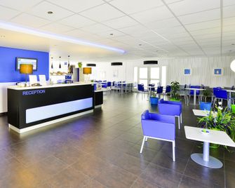 Ibis Budget Marne la Vallée - Saint-Thibault-des-Vignes - Bâtiment