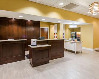 Homewood Suites by Hilton St. Louis Riverport- Airport West - Maryland Heights - Front desk