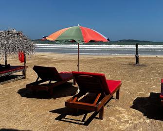 Lucky Monkey Inn and Restaurant - Weligama - Παραλία