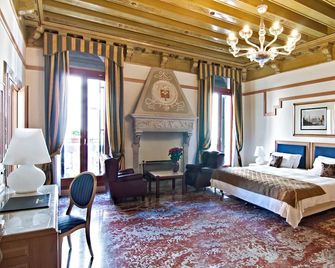 Foscari Palace - Venice - Bedroom