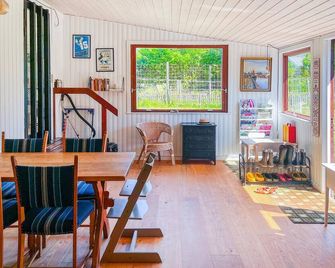 Lovely Home in Sjaellands Odde With Wifi - Tjorneholm