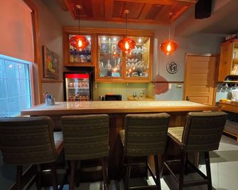 Blackbird Glen Bed and Breakfast, Glenmore, Kelowna, BC - Kelowna - Bar