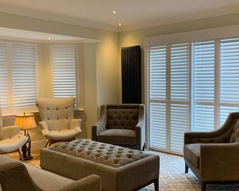 Glencoe; A Fabulous Brand New 5 Star Property Ard Craig Fabulous loch Views - Ballachulish - Lounge