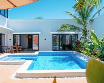 The Bali Resort Zanzibar - Pingwe - Pool