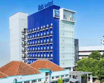 Ibis Budget Bandung Asia Afrika - Bandung - Building