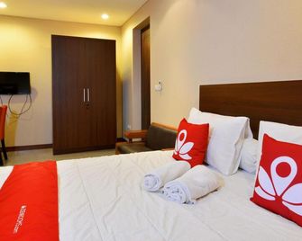 Zen Rooms Terogong Near Pondok Indah - Yakarta - Habitación