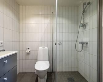 Injoy Premium Hotel Uppsala - Uppsala - Bathroom