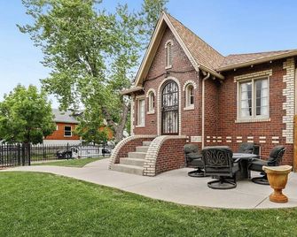 Cozy & spacious apartment walking distance to the best of Denver! - Denver - Pátio