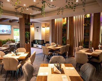 Villa Vratnica - Restaurant & Apartments - Vratnitsa - Restaurante