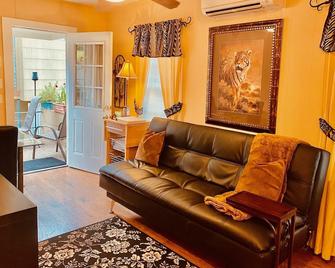 Adorable Apartment in Montrose - Houston - Sala de estar