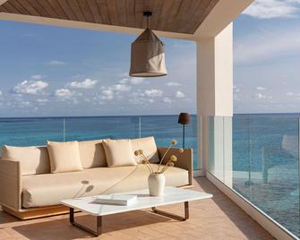 Villa Le Blanc, a Gran Meliá Hotel - The Leading Hotels of the World - Es Migjorn Gran - Balcon