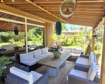 Villa Atypique Très Cosy 8 à 12 Couchages 5 mn Plage et lac - Tosse - Patio